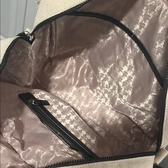 Karl Lagerfeld Paris "Elegance is Attitude" Cream Tote Bag - Picture 7 of 11